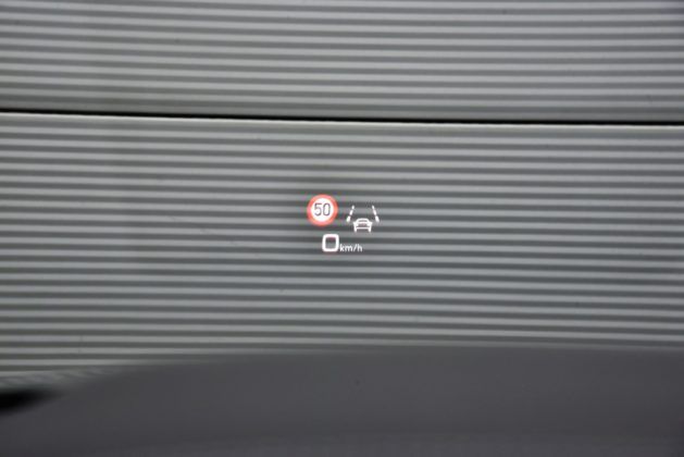 Audi Q8 - wyświetlacz head-up