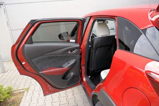 Mazda CX-3 - otwór drzwiowy