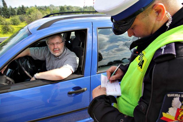 Co grozi za jazdę bez prawa jazdy? Kary, mandaty i inne