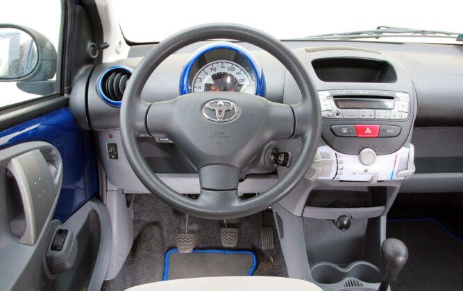 Toyota Aygo I deska rozdzielcza