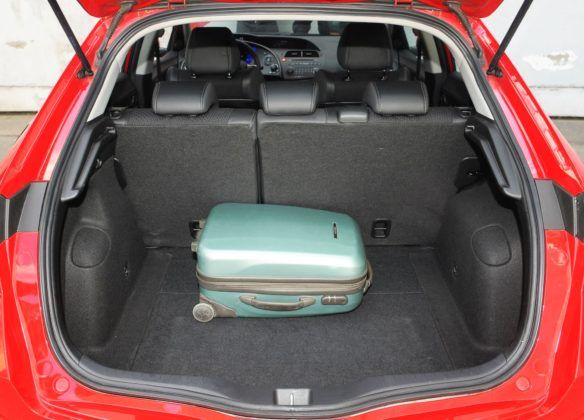 Honda Civic VIII - bagażnik