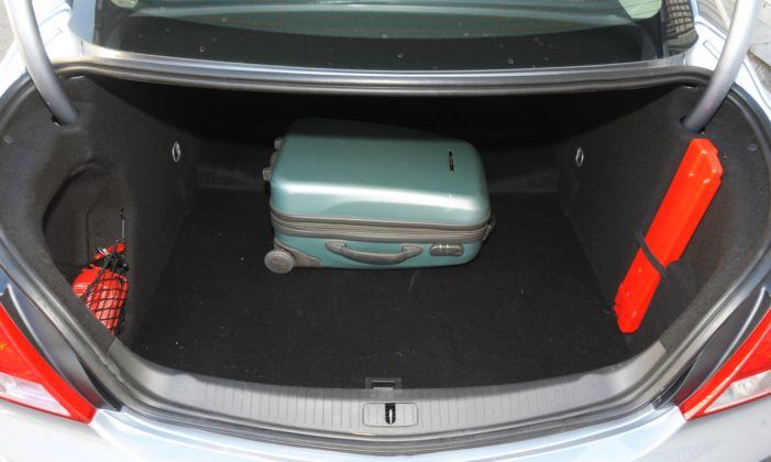 Opel Insignia A - bagażnik