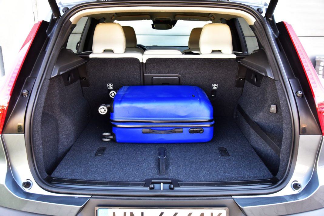 Volvo XC40 T3 - bagażnik