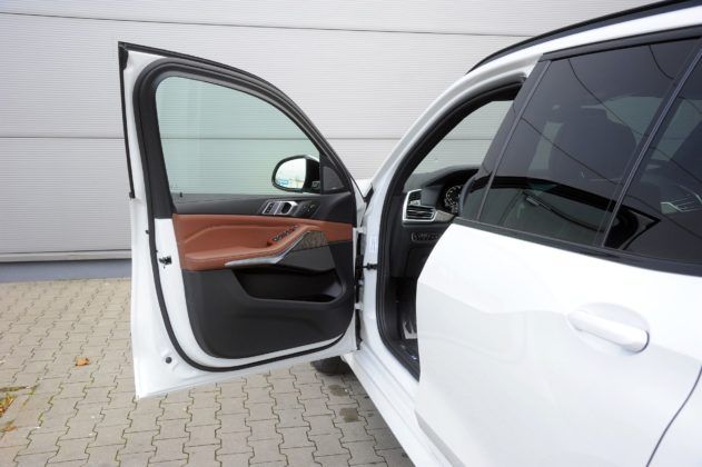 BMW X5 - drzwi