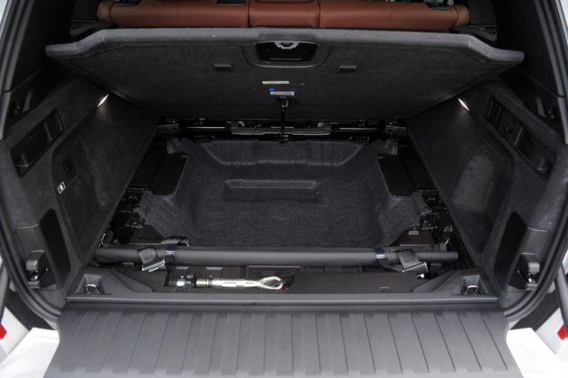 BMW X5 - podłoga bagażnika