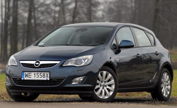 Opel Astra IV - przód