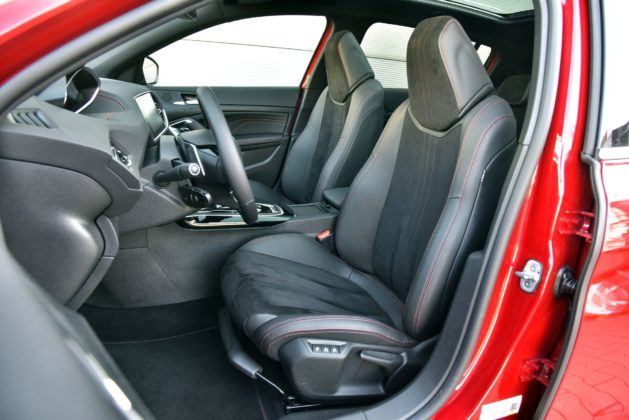 Peugeot 308 GT - fotel kierowcy