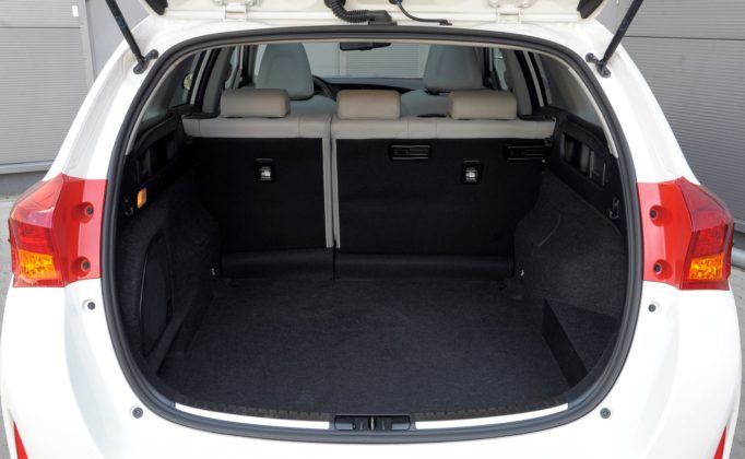 Toyota Auris Hybrid - bagażnik
