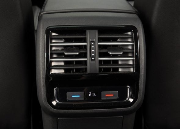 Volkswagen Passat - panel