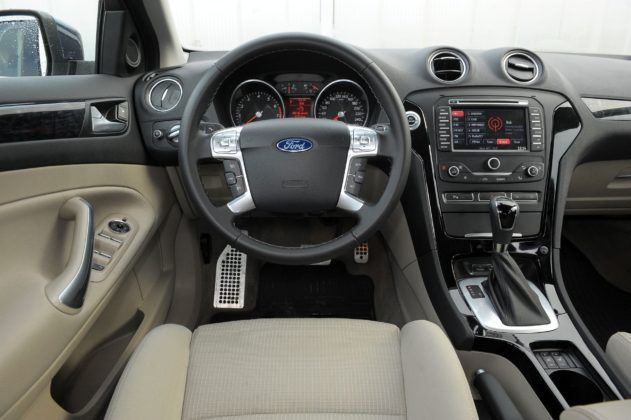 Ford Mondeo IV - deska rozdzielcza