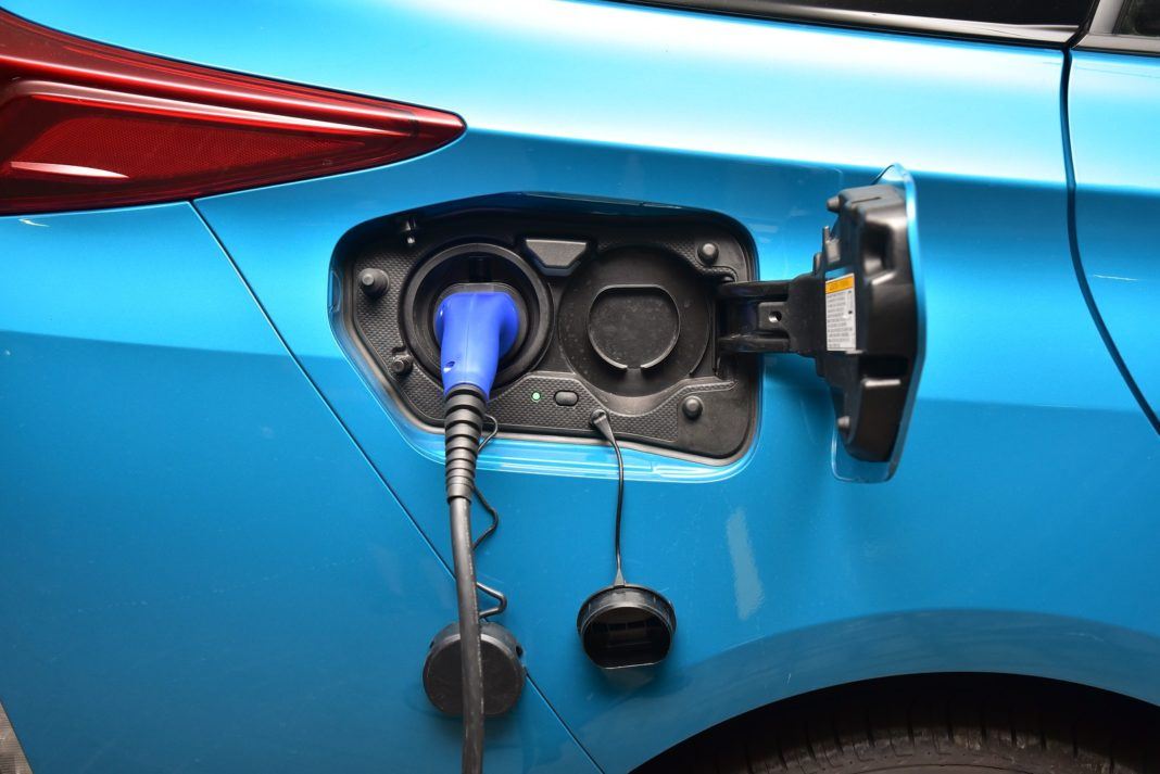 Toyota Prius Plug-In Hybrid – ładowanie