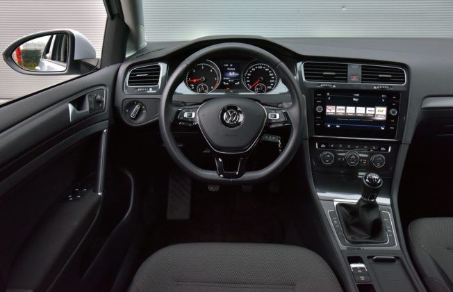 Volkswagen Golf 1.6 TDI - deska rozdzielcza