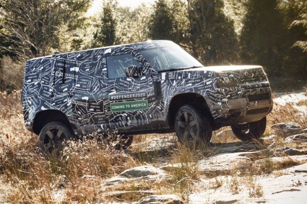 Land Rover Defender (2020) - zdjęcia w kamuflażu
