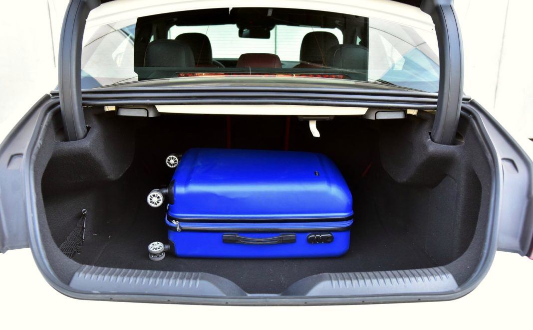 Mercedes CLS - bagażnik