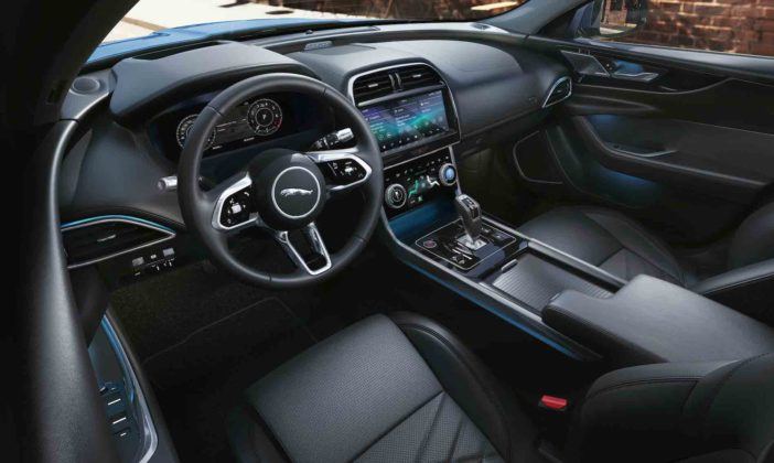 2020 Jaguar XE - kokpit