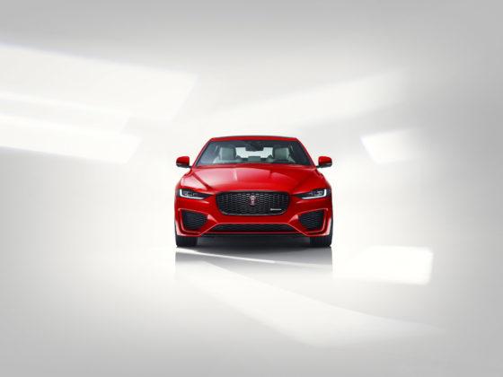 2020 Jaguar XE - przód