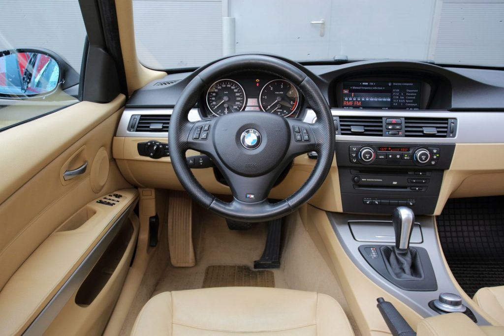 BMW serii 3 E90 - deska rozdzielcza