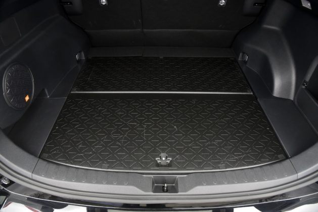 Toyota RAV4 Hybrid - podłoga bagażnika (3)