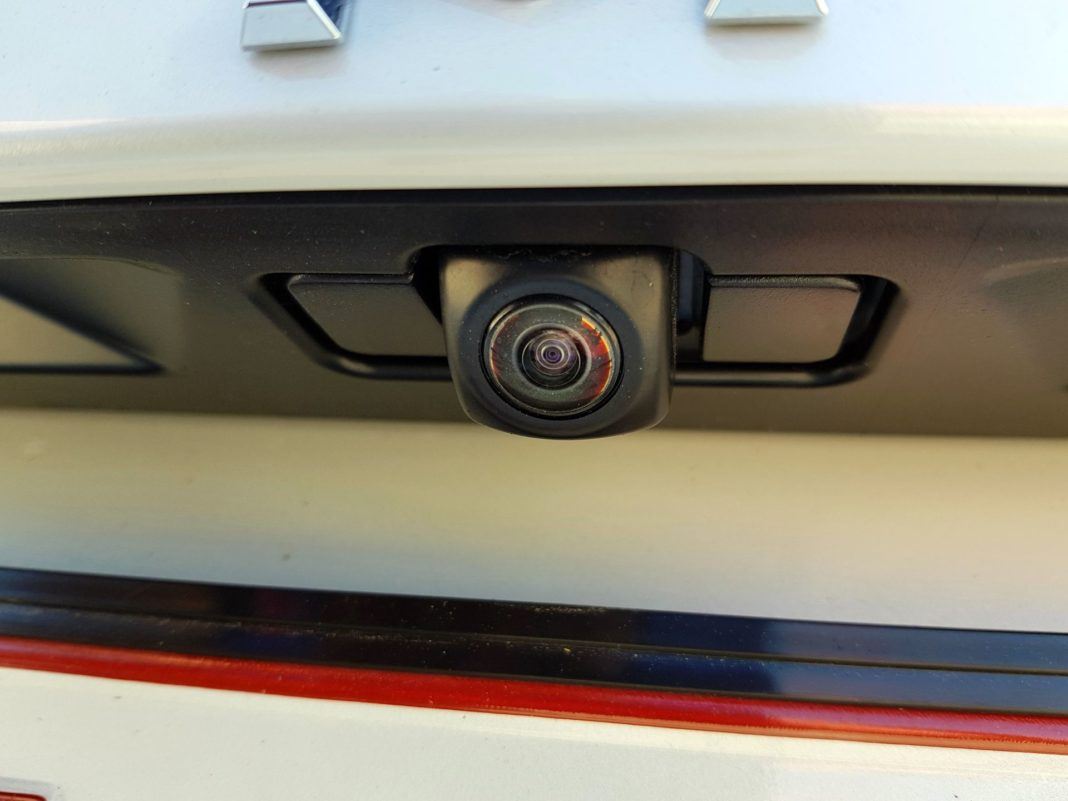 2019 Toyota Camry - kamera cofania