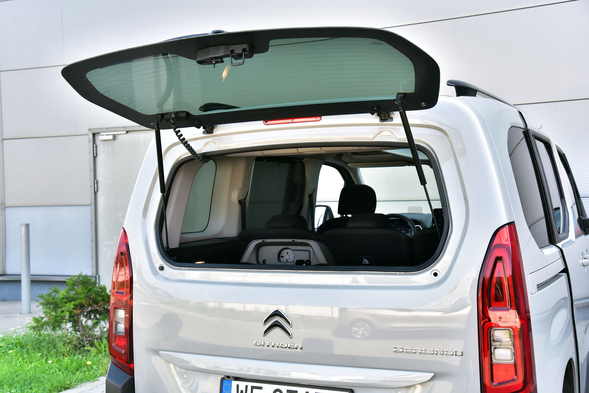 Porównanie Kombivanów - Citroen Berlingo, Opel Combo Life I Peugeot Rifter