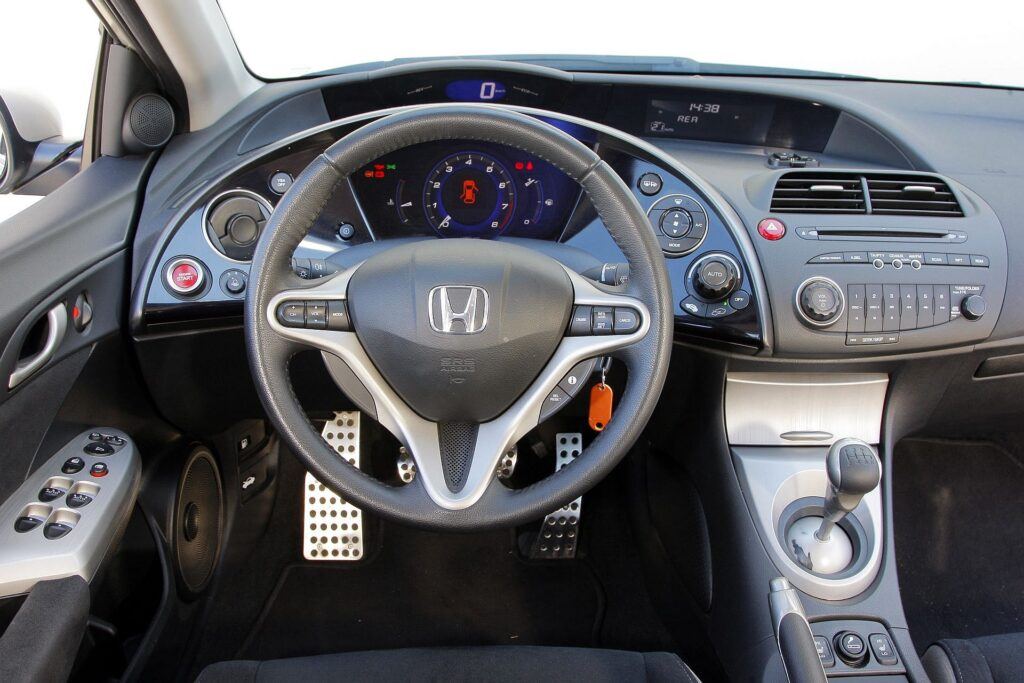 Honda Civic VIII deska rozdzielcza