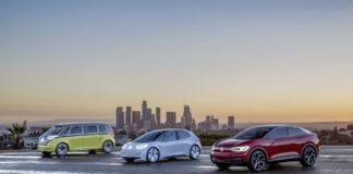 (na zdjęciu głównym: gama prototypowych elektrycznych modeli Volkswagena z rodziny ID; pierwszy z nich - kompaktowy hatchback - zadebiutuje jeszcze w tym roku)