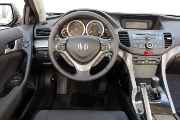 Honda Accord VIII deska rozdzielcza