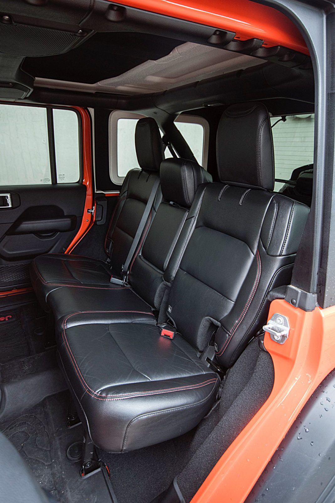 Jeep Wrangler Unlimited – fotele z tyłu