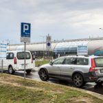 Najdroższe parkingi w Polsce! Zobacz ile zapłacisz na lotniskach