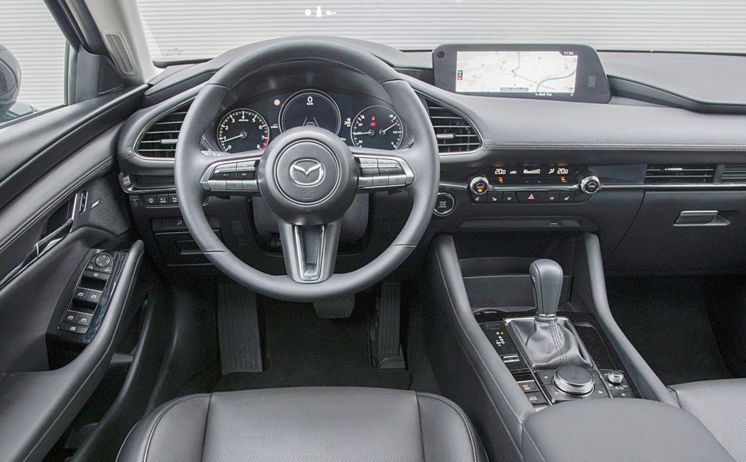 Mazda 3 Sedan – deska rozdzielcza
