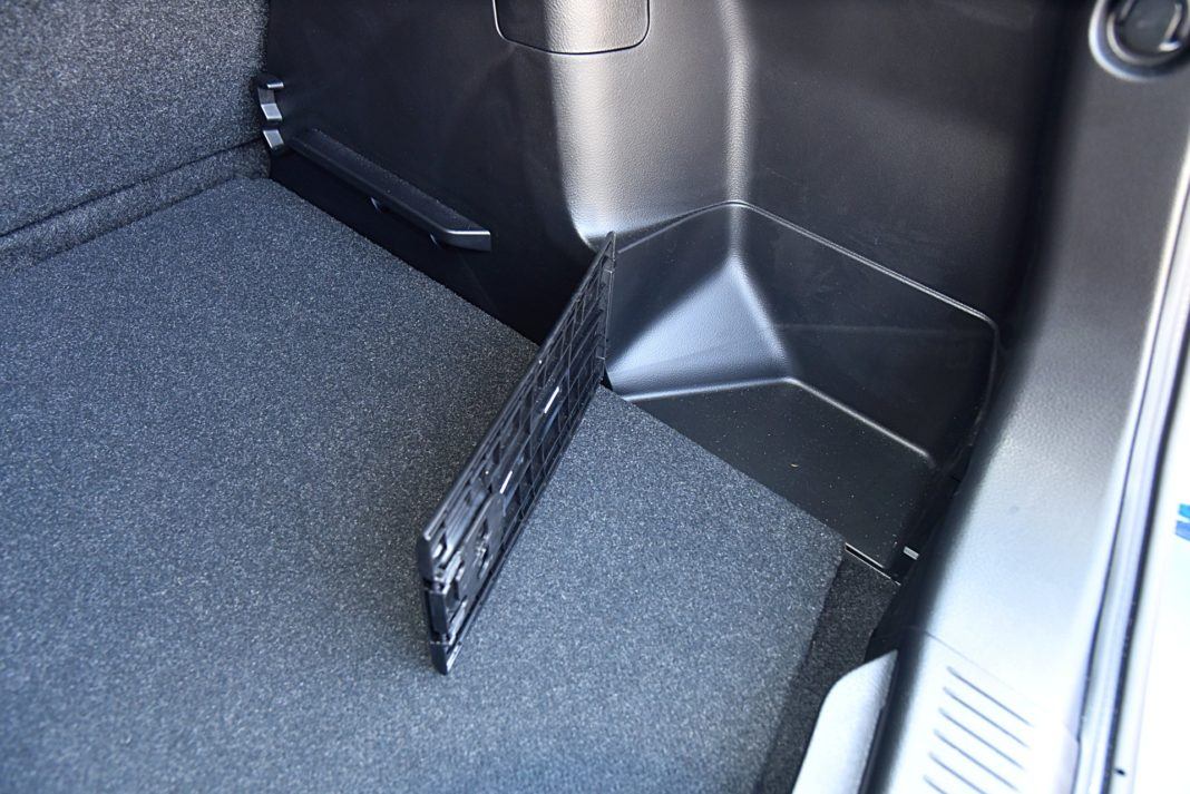 Suzuki SX4 S-Cross – schowek w bagażniku