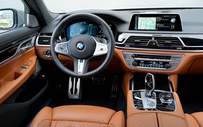 BMW 745Le xDrive – deska rozdzielcza