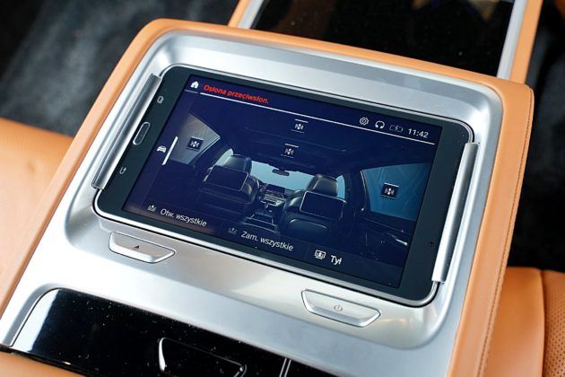 BMW 745Le G12 FL Plug-In Hybrid 3.0T tablet
