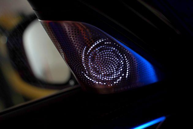 BMW 745Le G12 FL Plug-In Hybrid 3.0T podświetlenie głośników