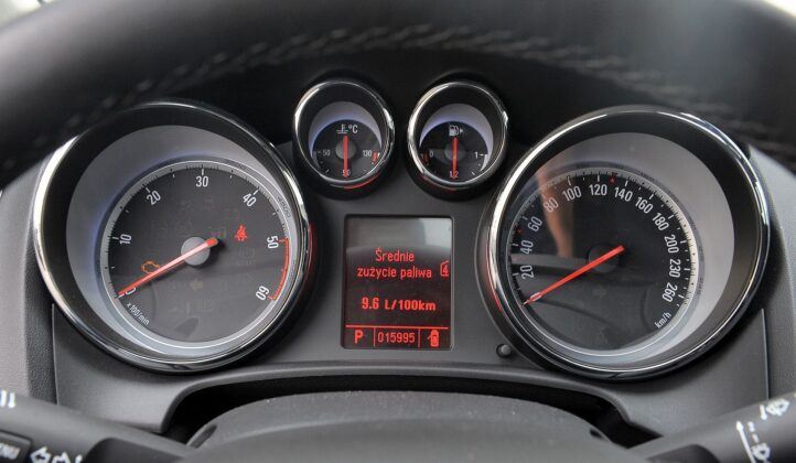 Opel Astra IV (J) wskaźniki
