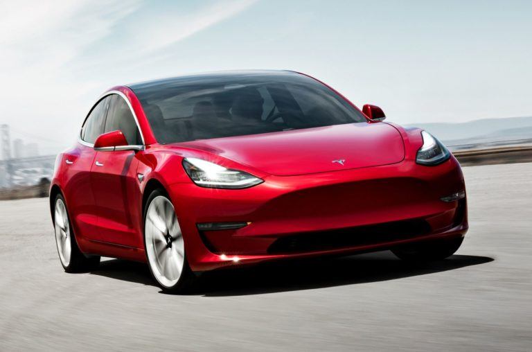 Tesla Model 3 podbija europejskie rynki