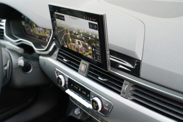 Audi A4 allroad 45 TFSI quattro S tronic - dotykowy ekran systemu multimedialnego