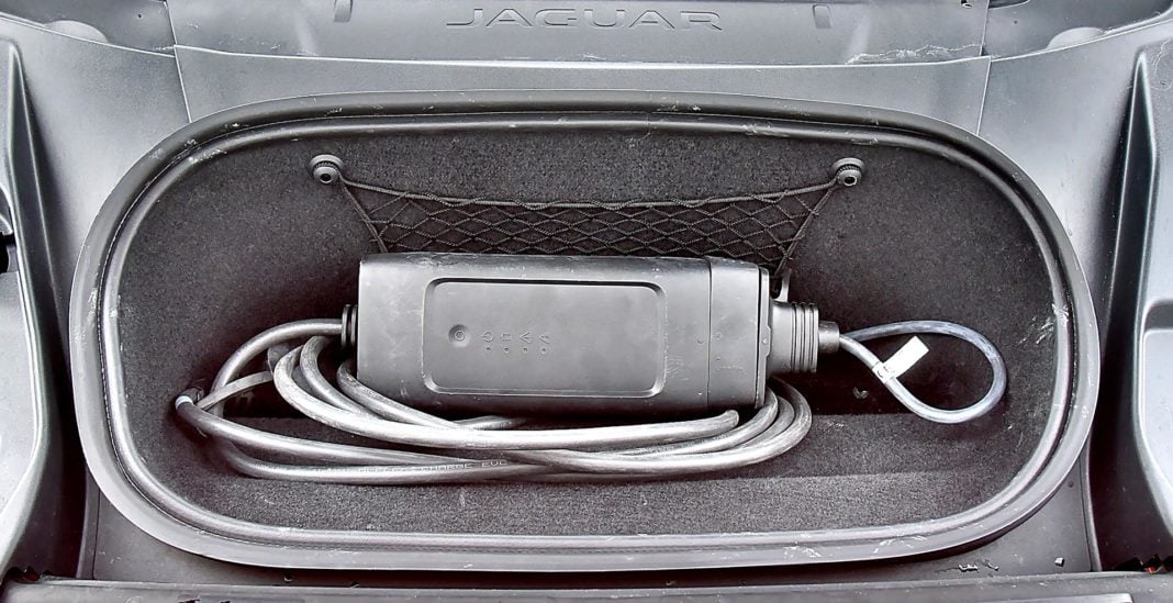 Jaguar I-Pace EV400 AWD – przedni bagażnik