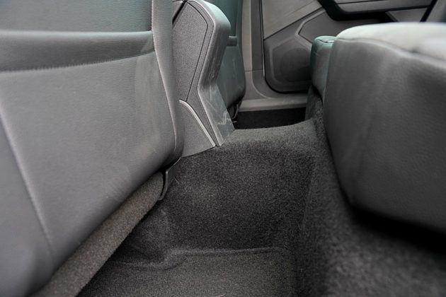Seat Arona 1.0 TSI 115 Xcellence – tunel środkowy