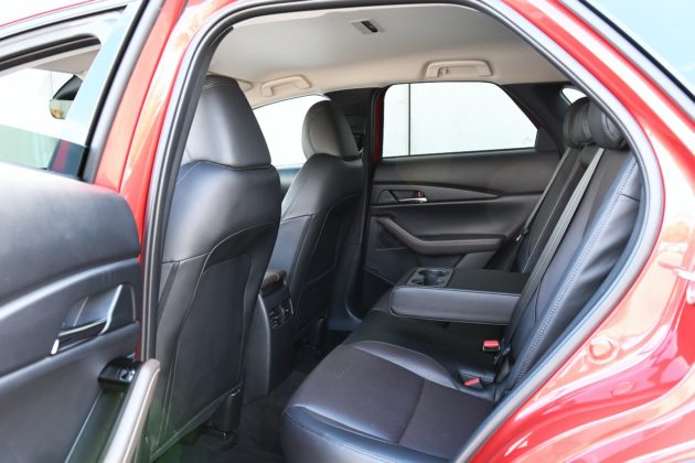 Mazda CX-30 2.0 Skyactiv-G 6AT test 2020 fotele tył kanapa