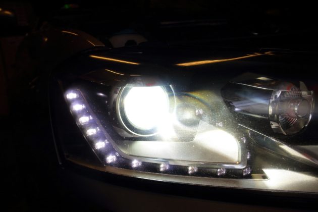 Volkswagen Passat B7 reflektory