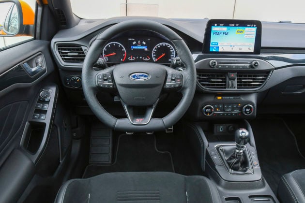 2020 Ford Focus ST - deska rozdzielcza