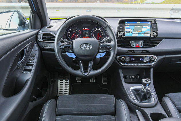 Hyundai i30 N Performance - deska rozdzielcza