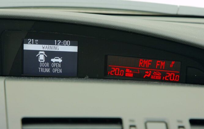 Mazda 3 II BL ekran