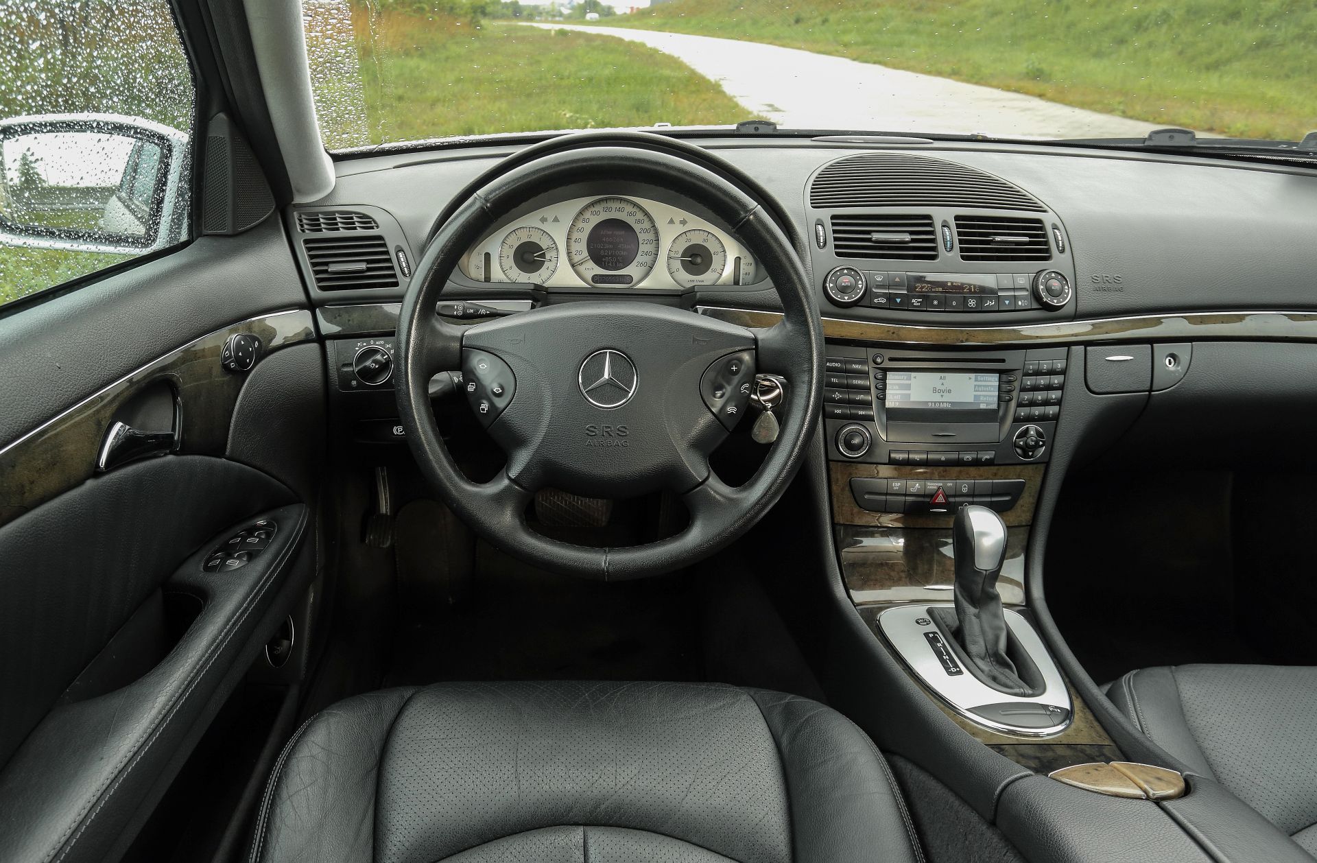 Używany Mercedes Klasy E (W211; 2002-2009) - Opinie, Dane Techniczne, Usterki