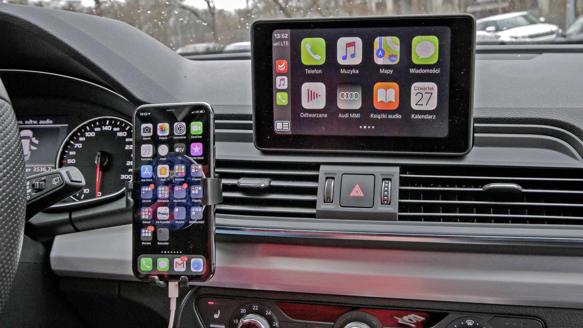 Android Auto i CarPlay groźniejsze od jazdy pod wpływem