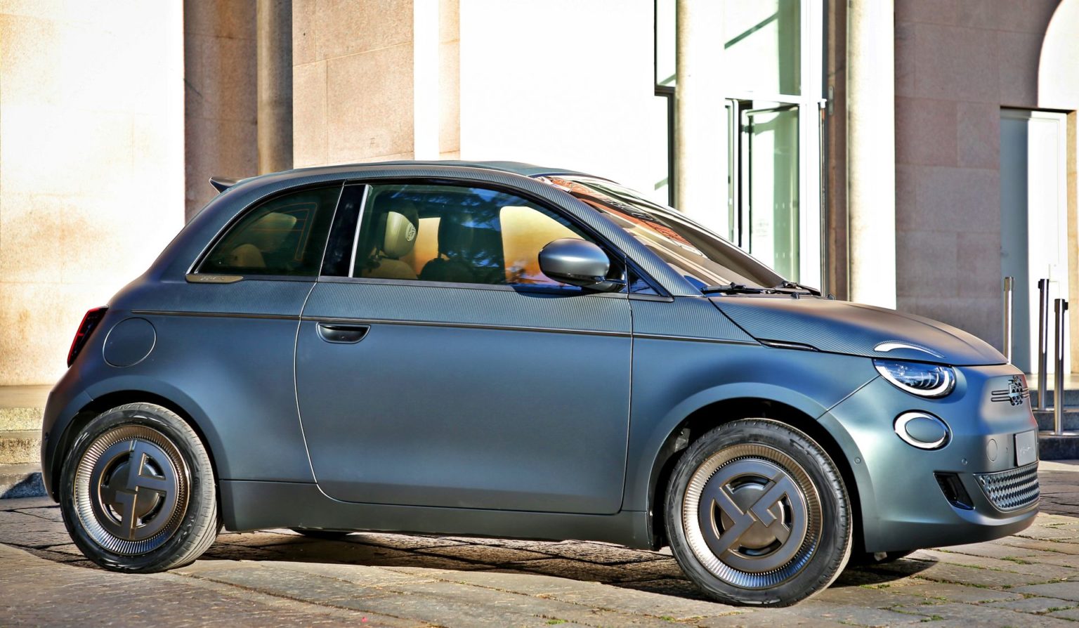 Elektryczny Fiat 500 kultowy model w nowej odsłonie