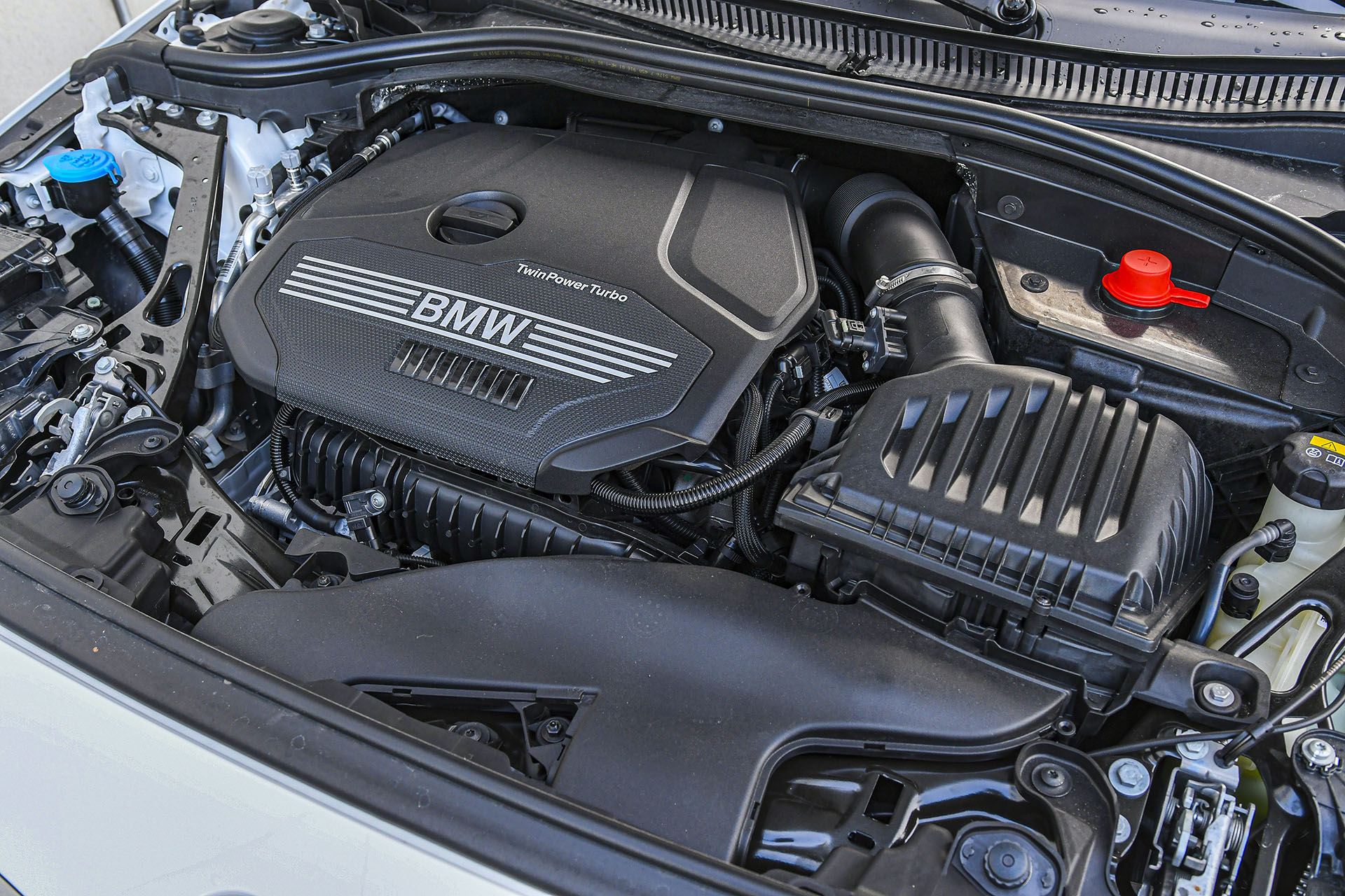 BMW serii 1 - silnik – PORÓWNANIE BMW 118i, Mazda 3 – opinie, spalanie, wymiary, dane techniczne