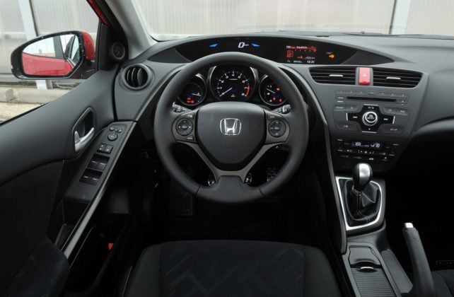 Honda Civic IX deska rozdzielcza