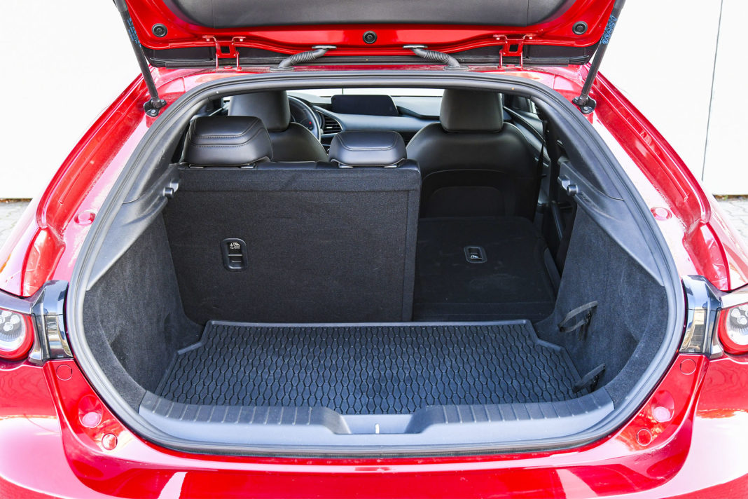 Mazda 3 - bagażnik